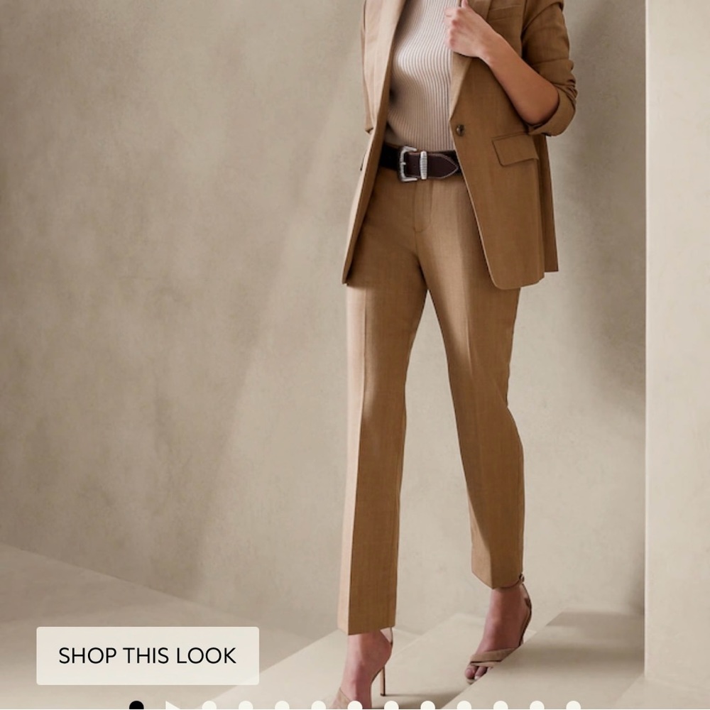 Ladies Banana Republic 100% Wool dress pants size 4